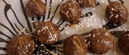 Így csokoládétorta és gyümölcsök, és egy fotót az eredeti dekoráció saját kezűleg (fotó) Így csokoládétorta és gyümölcsök, és egy fotót az eredeti dekoráció saját kezűleg