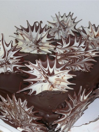 Így csokoládétorta és gyümölcsök, és egy fotót az eredeti dekoráció saját kezűleg (dísz) Így csokoládétorta és gyümölcsök, és egy fotót az eredeti dekoráció saját kezűleg