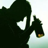Jelek alkoholizmus (tünetek) - zapojnyj, krónikus, 1, 2, 3 lépést, megjelenésében