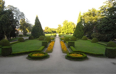 Rendszeres kert - királyi luxus tereprendezés