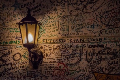 Felül kell vizsgálni a könyv „a ház, amelyben ...” (amely) Felül kell vizsgálni a könyv „a ház, amelyben ...”