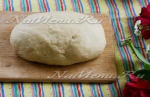 Roll mákos kelt tészta recept fényképpel (cukor) Roll mákos kelt tészta, a recept egy fotót
