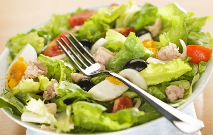 Saláta Niçoise lehetőségek recepteket fényképpel (megkeverni babot főzni) Saláta Niçoise lehetőségek recepteket fotókkal
