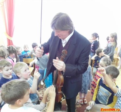 Sergey Kovanov hegedű nyaralni! Violin mindegyikén a nyaralás!