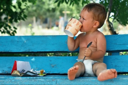 Milyen korban lehet egy gyerek, így a kávé és a tea - a gyermek egészségügyi