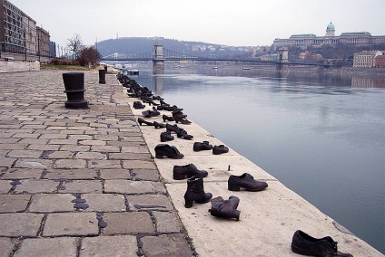 Cipők a Duna-korzó, Budapest - leírás, történelem, fotók (történet) Cipők a Duna-korzó, Budapest - leírás, történelem, fotók
