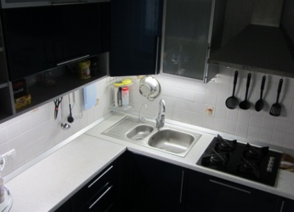 Corner szekrény a konyha (40 fotó) kapcsolat konyhabútor, mosogató alá mérete