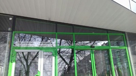 Alumínium ablakok, összeszerelés és telepítés alumínium ólomüveg ablakok Cseljabinszk