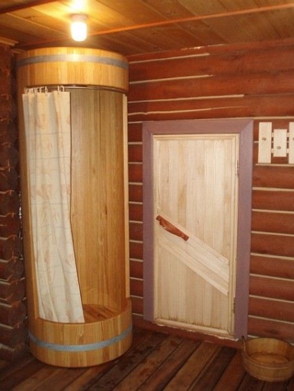 Zuhany egy fából domeinstruktsiya hogyan lehet a saját kézzel, különösen a befejező, mindent