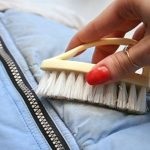 Hogyan tisztítsa meg a kabátot otthon nélkül a mosási