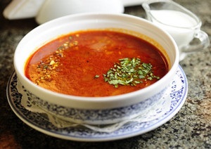 Főzni leves kharcho marhahús otthon és multivarka (video recept)