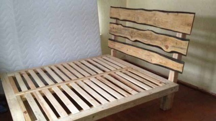 Ami egyszerű csinálni ágy a tálcák saját kezűleg