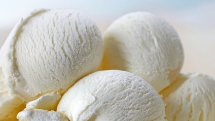 Hogyan készítsünk vanília fagylalt otthon
