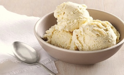 Hogyan készítsünk vanília fagylalt otthon