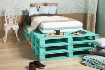 Ліжко з дерев'яних піддонів (палет) своїми руками