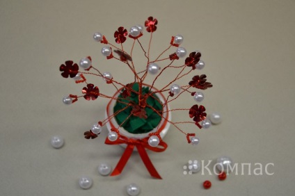 Mesterkurzus dekoratív fa gyöngyök, gyöngyök és flitterek „virág a szerelem”, és a Nemzeti Szövetség