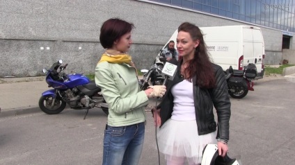 Bride egy motorkerékpár utazás szentpétervári és meglepte, hogy az emberek szívéből