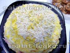Saláta - Cap Monomakh, egy recept lépésről lépésre fotók csirkével