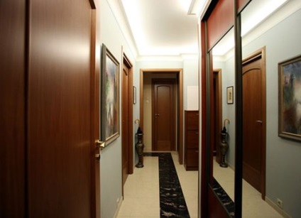 A keskeny hosszú folyosón belső képek és elrendezések