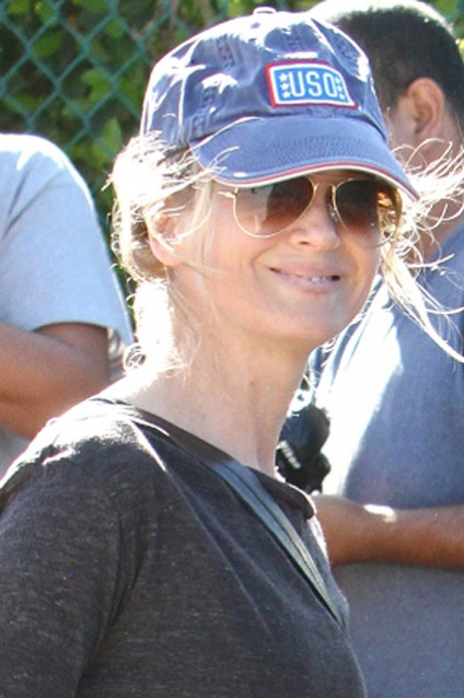 Smink nélkül, és gond nélkül Renee Zellweger egy séta Beverly Hills, pletyka