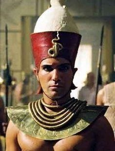 Ez jelképezte a kettős koronát az egyiptomi fáraók attribútumok hatalmi