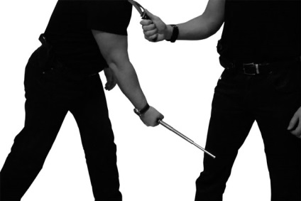Baton - kemény megrendelőkönyv (általában teleszkópos gumibot) Baton - kemény megrendelőkönyv