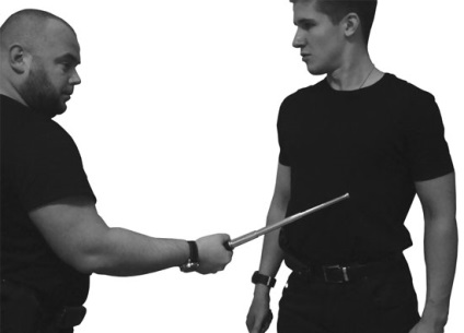 Baton - kemény megrendelőkönyv (általában teleszkópos gumibot) Baton - kemény megrendelőkönyv