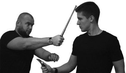 Baton - kemény megrendelőkönyv (általában teleszkópos) Baton - kemény megrendelőkönyv