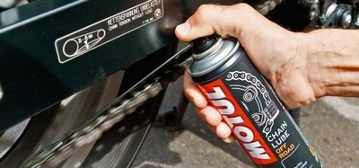 Hogyan tisztítsa meg a láncot a motorkerékpár (maksmoto) Hogyan tisztítsa meg a láncot egy motorkerékpár