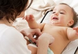 Hogyan kezeljük a köldök újszülött, híreket gyermekek (újszülött) Hogyan kezeljük a köldök újszülött hírek gyerekek