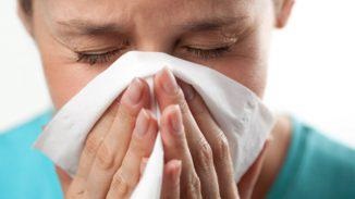 Hogyan lehet megkülönböztetni a hideg allergiás rhinitis tünetei, kezelése, hogyan lehet megszabadulni az emberek