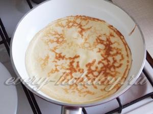 Főzni finom vékony palacsinta tej (előállított) Főzni finom vékony palacsinta tej