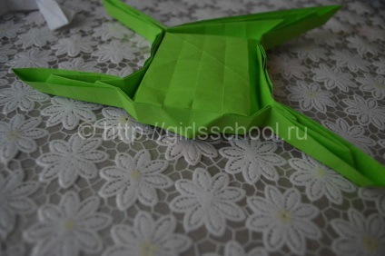 Hogyan készítsünk egy béka kifogyott a papír meg a kezét, origami, papír, béka, lányok iskolába
