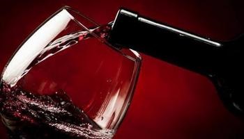 Mik az előnyei és milyen kárt tele van vörös bor