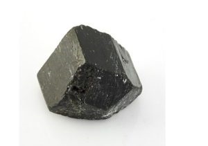 Kő fekete turmalin mágikus tulajdonságokkal, és aki alkalmas a állatöv jel (fotó)