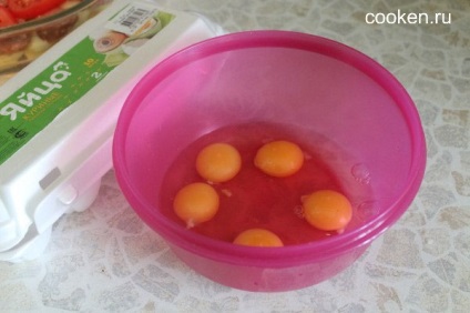 Rakott burgonya sajttal és kolbásszal a kemencében - egy recept fényképpel (sütő) Rakott burgonya sajttal és kolbásszal a sütőben - a recept egy fotó