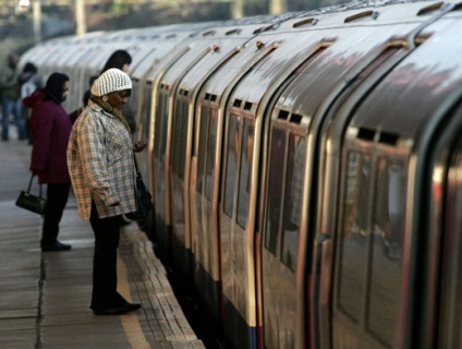 Vezérlők, „nyúl”, és beléptető kapuk hogyan metró városokban a világ, a társadalom, érveket és tényeket
