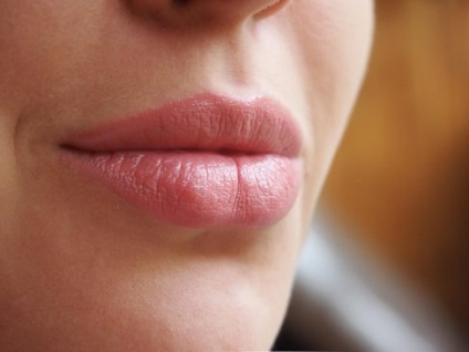 Saját rúzs Maybelline színű szenzációs és szájfény Maybelline színű szenzációs zamatos (zamatos) Saját rúzs Maybelline színű szenzációs és szájfény Maybelline színű szenzációs zamatos