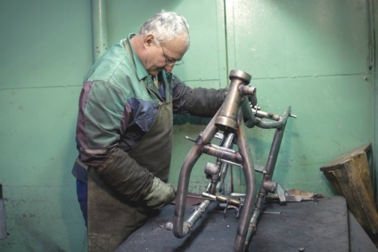 Mototsikal ural termelés fotó felülvizsgálat (Ural) Mototsikal ural Fotók termelés