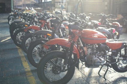 Mototsikal ural termelés fotó felülvizsgálat (Ural) Mototsikal ural Fotók termelés