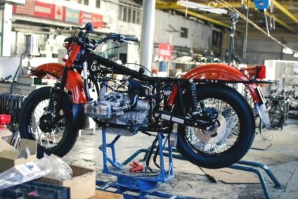 Mototsikal ural termelés fotó felülvizsgálat (Ural) Mototsikal ural Fotók termelés