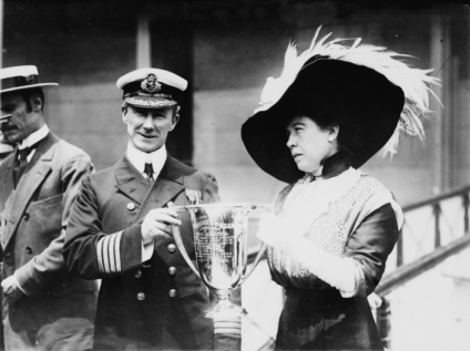 Elsüllyeszthetetlen Molli Braun igazság és fikció a híres túlélő utas „Titanic” (Titanic) Elsüllyeszthetetlen Molli Braun igazság és fikció a híres túlélő utas „Titanic”