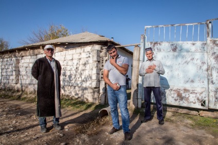Nem minden a házak, mint a Tajiks maradó - a hazai - repülő madár (amely egyfajta prédikáció) Nem minden a házak, mint a Tajiks maradó - a hazai - madár, menekülés