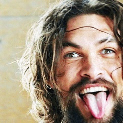 Egy szegény Momoa egy szót, jobb blogger Online október 19, 2015, a pletyka