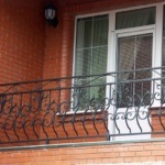 Korlát az erkélyen típusú kerítések, fotó, amelyben a saját kezét