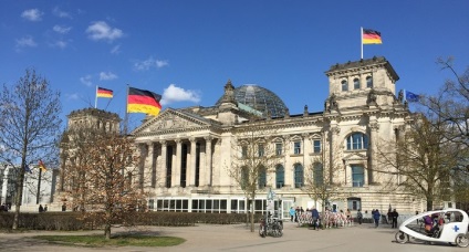 Miért a németek tartják a feliratokat a szovjet katonák a falakon a Reichstag - Forbes Kazahsztán (feliratok) Miért a németek tartják a feliratokat a szovjet katonák a falakon a Reichstag - Forbes Kazahsztán