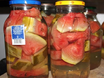 A válogatott receptek pácolás görögdinnye télen