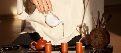 Holding kínai teaszertartás otthon és szakintézmények