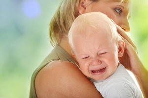 Gyermek 2 hónappal állandóan sír az eredményesen diagnosztizálni okait és módszereket nyugtatás