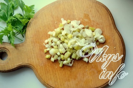Saláta „Raffaello” csirkével és gombával - recept fotókkal